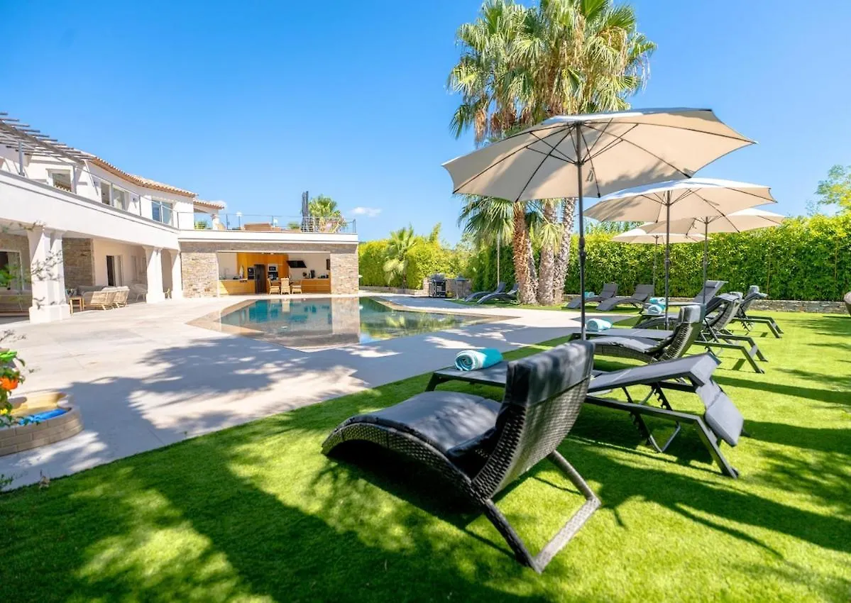 Villa Magnificent Villa, Heated Pool, Air Cond, Sea View Sainte-Maxime Francia