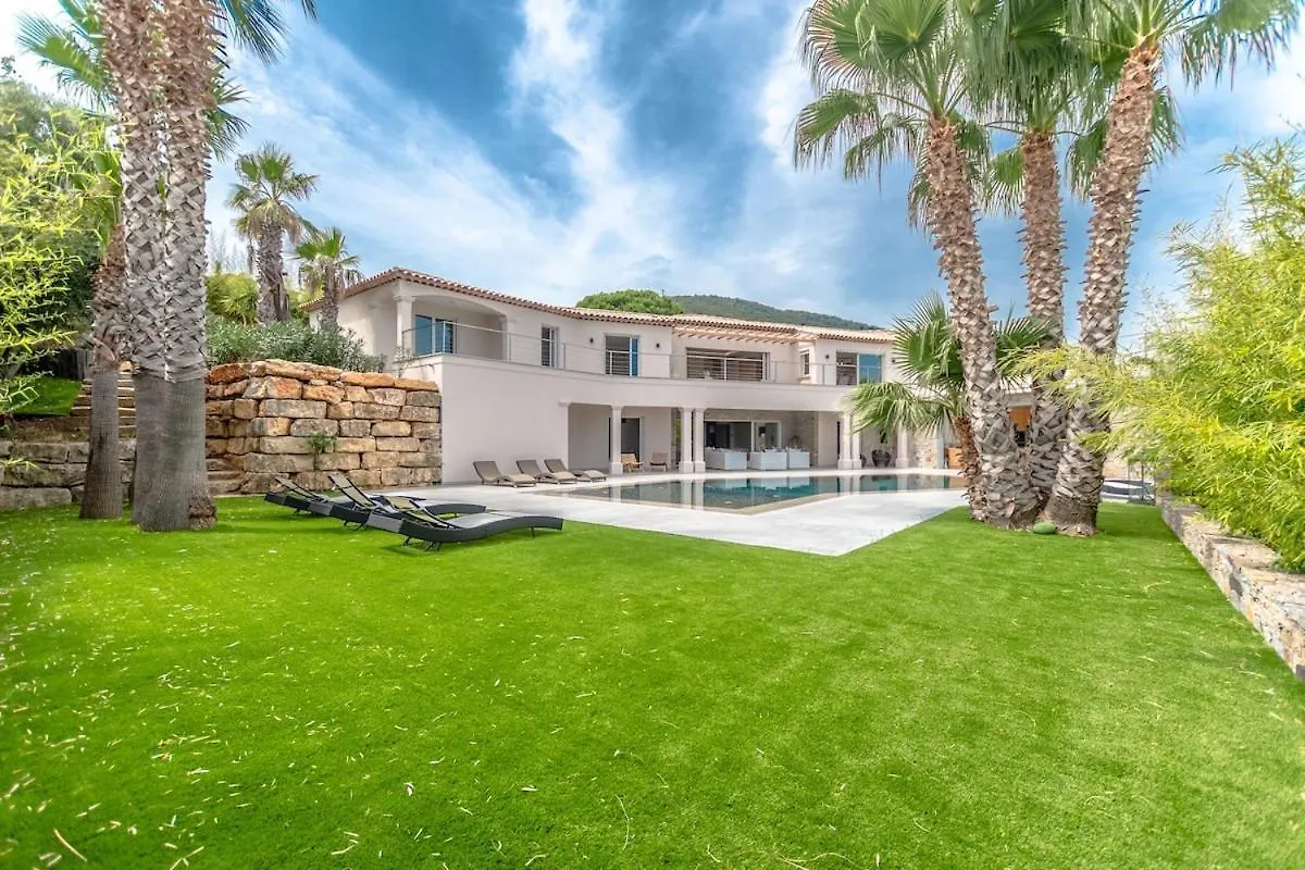 Magnificent Villa, Heated Pool, Air Cond, Sea View サント・マキシム ヴィラ