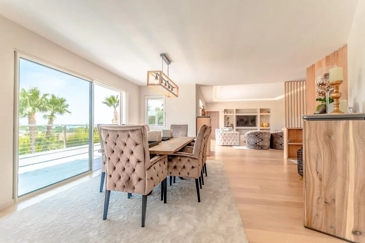Magnificent Villa, Heated Pool, Air Cond, Sea View サント・マキシム ヴィラ