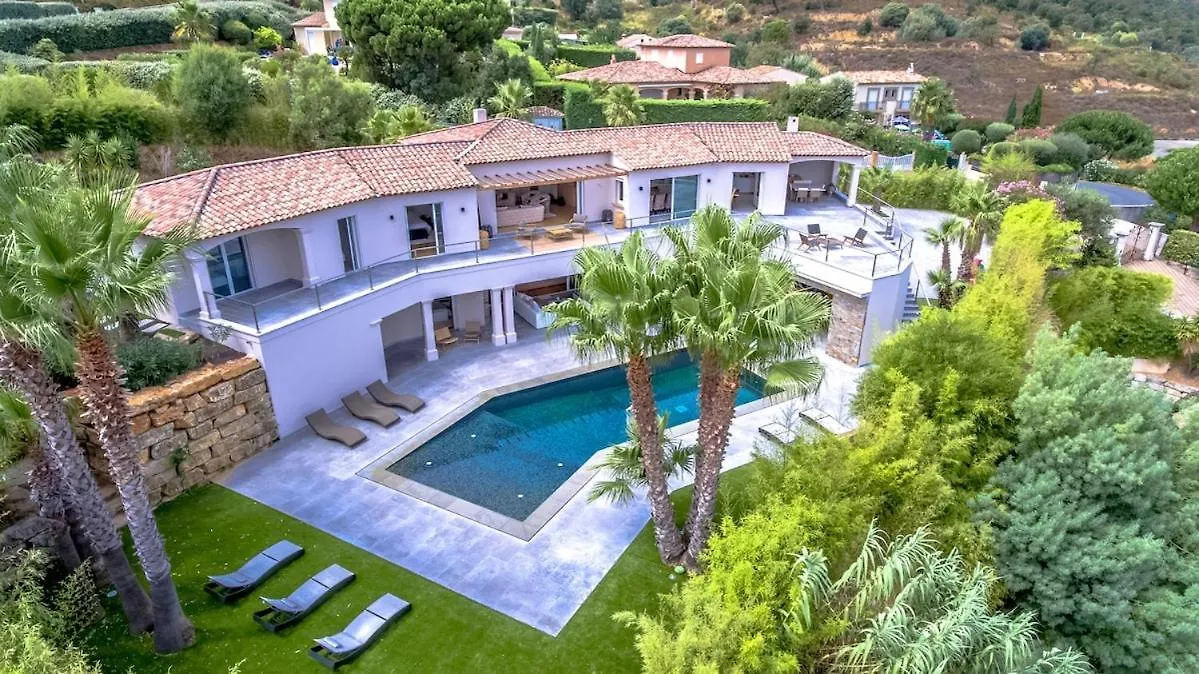 Magnificent Villa, Heated Pool, Air Cond, Sea View location